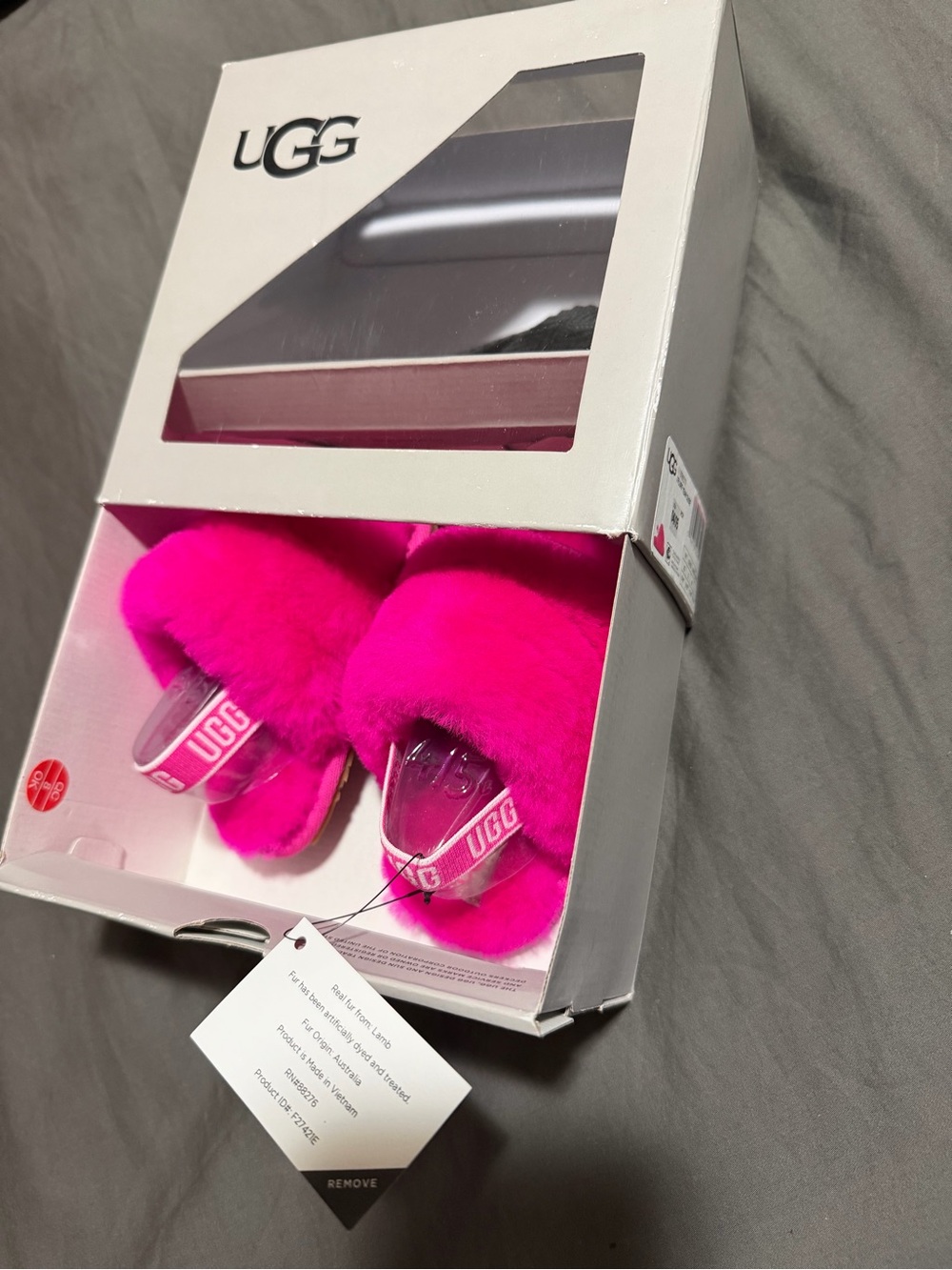 BRAND NEW! UGG Kids Pink Fluff Slide with Branded Heel Strap (never worn) infant
